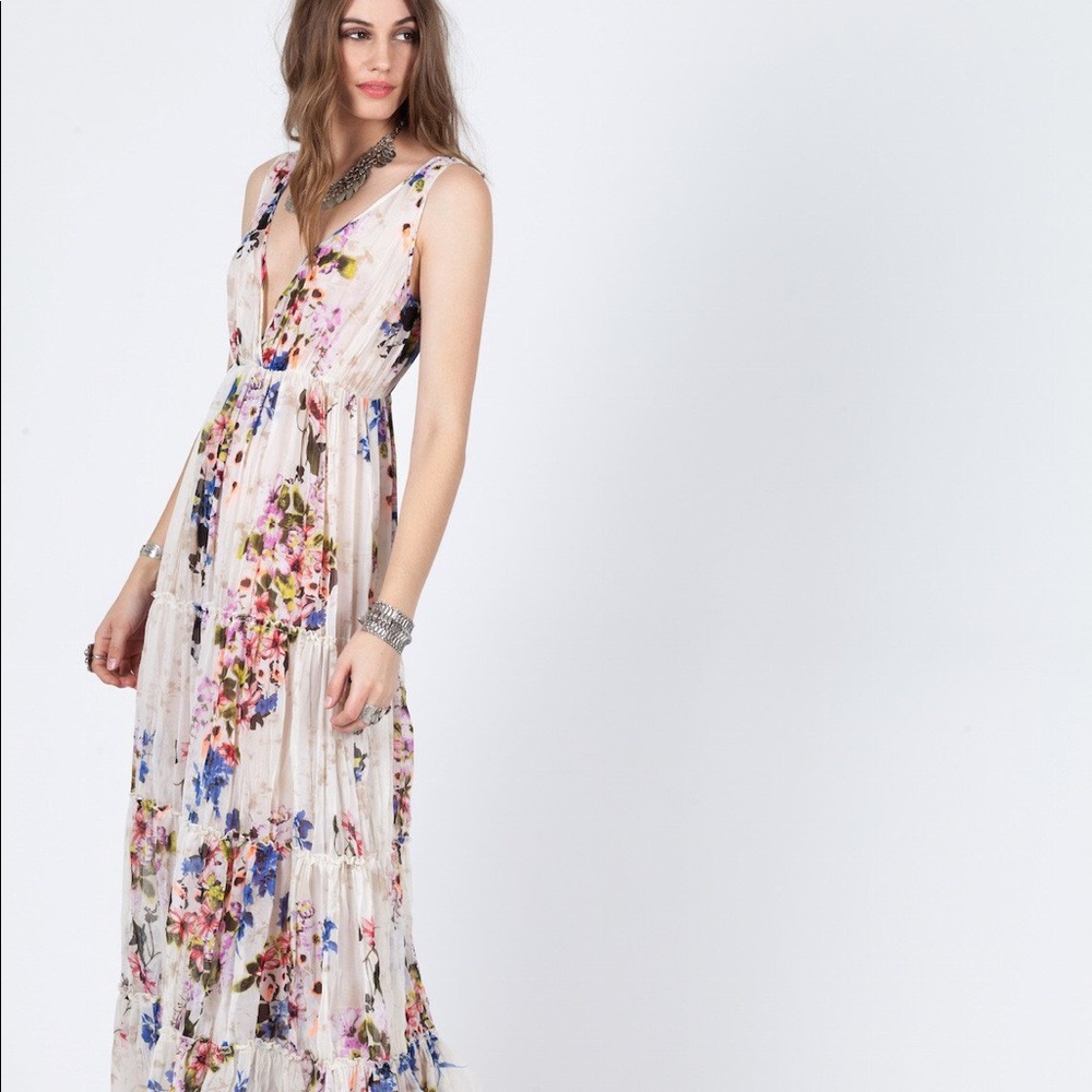 Beautiful floral dress 🌺
